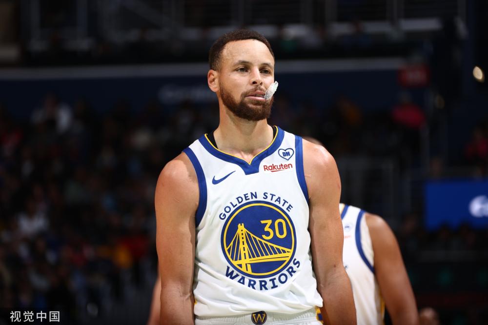 了低位单打 了低位单打