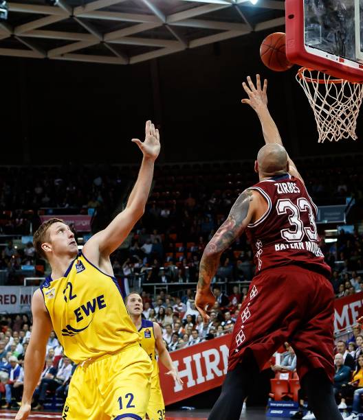 制在自己手 制在自己手