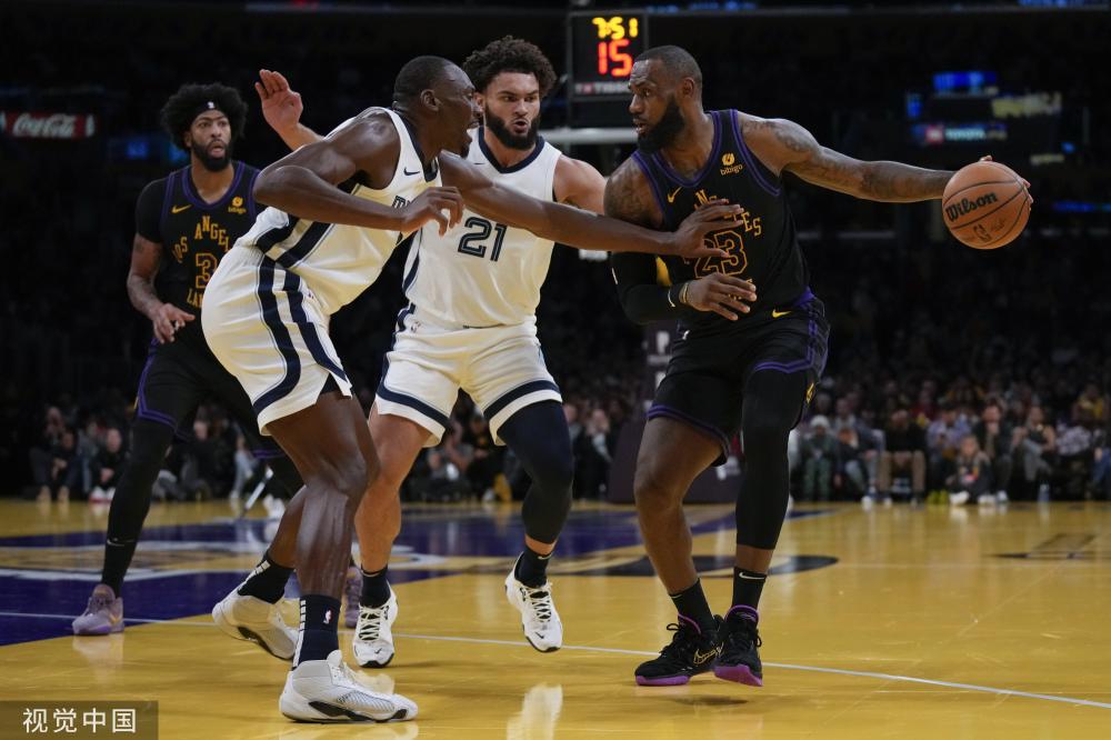 乌球场的独 乌球场的独