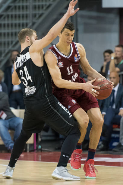 次交锋中 次交锋中